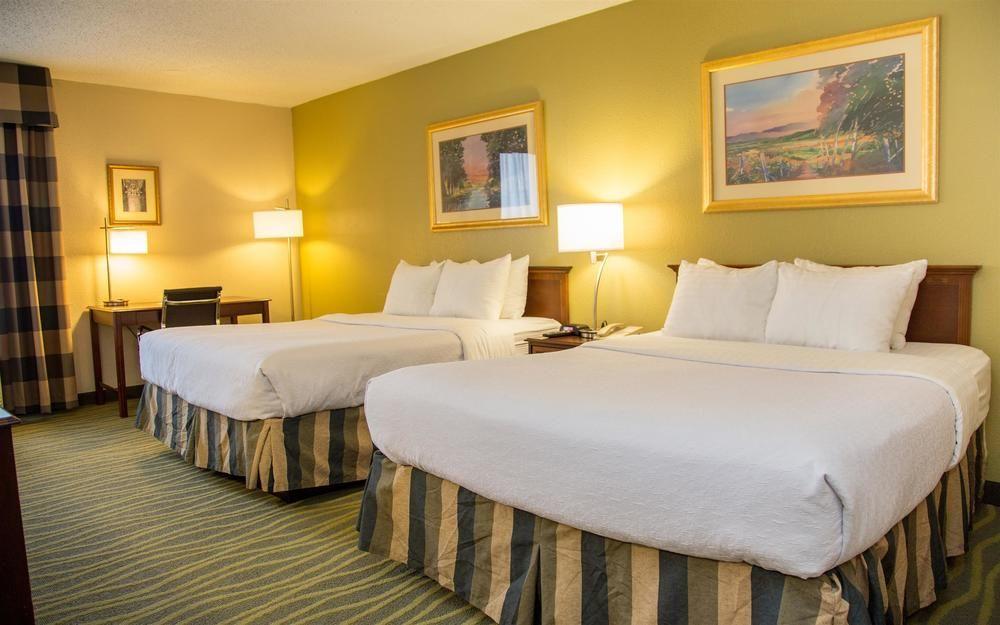 Ramada Plaza Rochester Airport 외부 사진