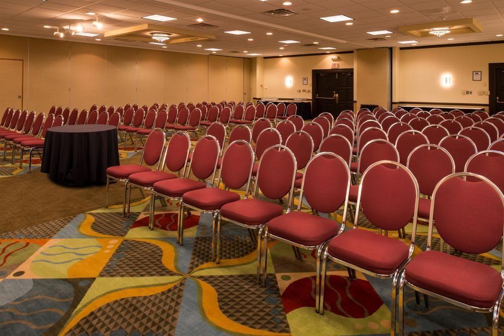 Ramada Plaza Rochester Airport 외부 사진