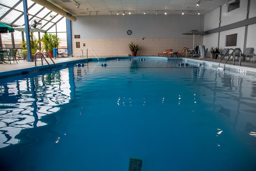 Ramada Plaza Rochester Airport 외부 사진