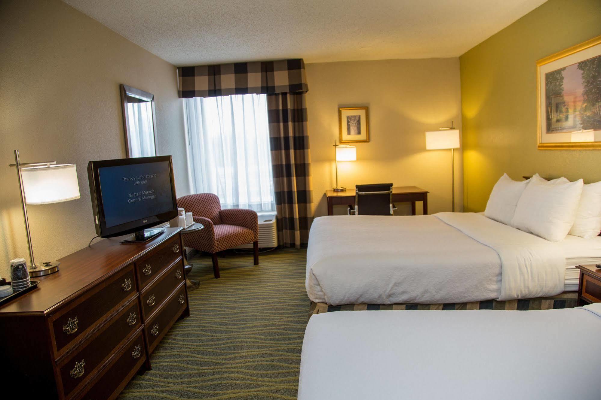 Ramada Plaza Rochester Airport 외부 사진